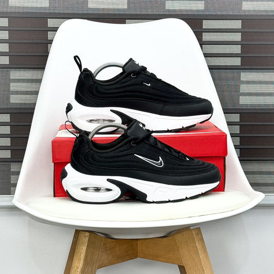 Nike Portal Black and white