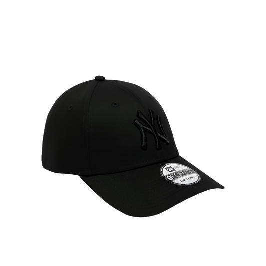 New York Yankees 9Forty adjustable all-Black Cap