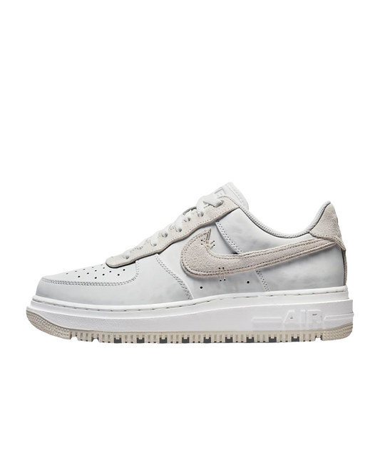 Nike Air Force 1 Luxe